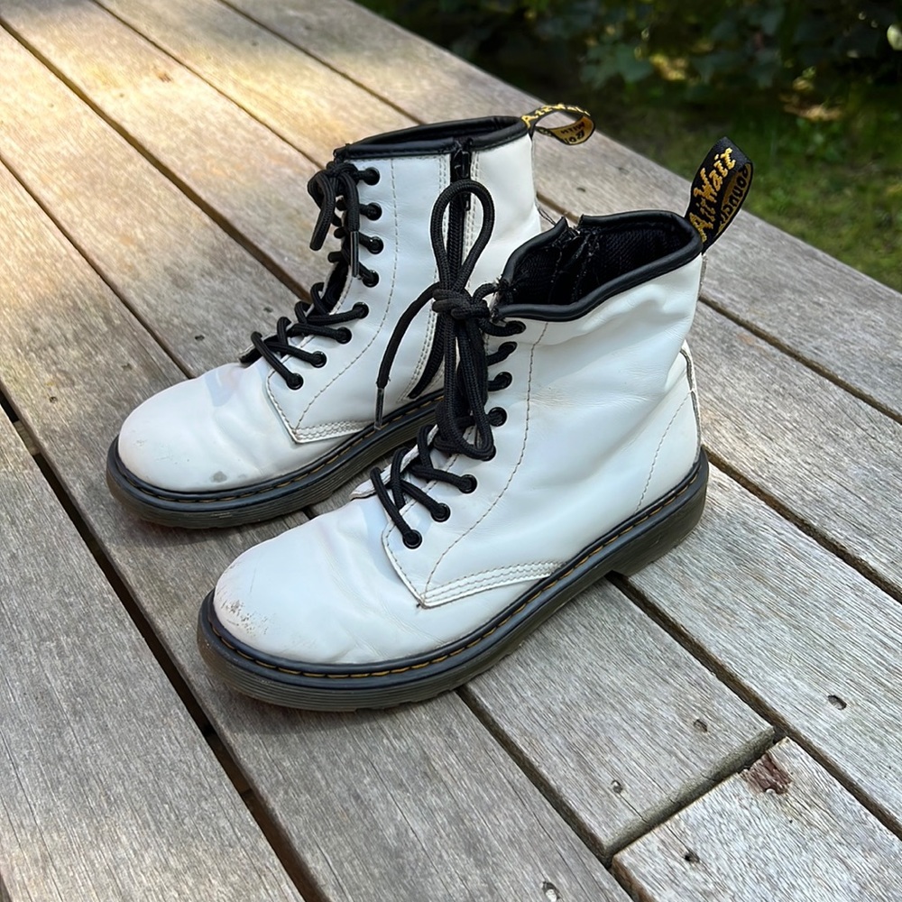 Dr. Martins white girls zip up boots